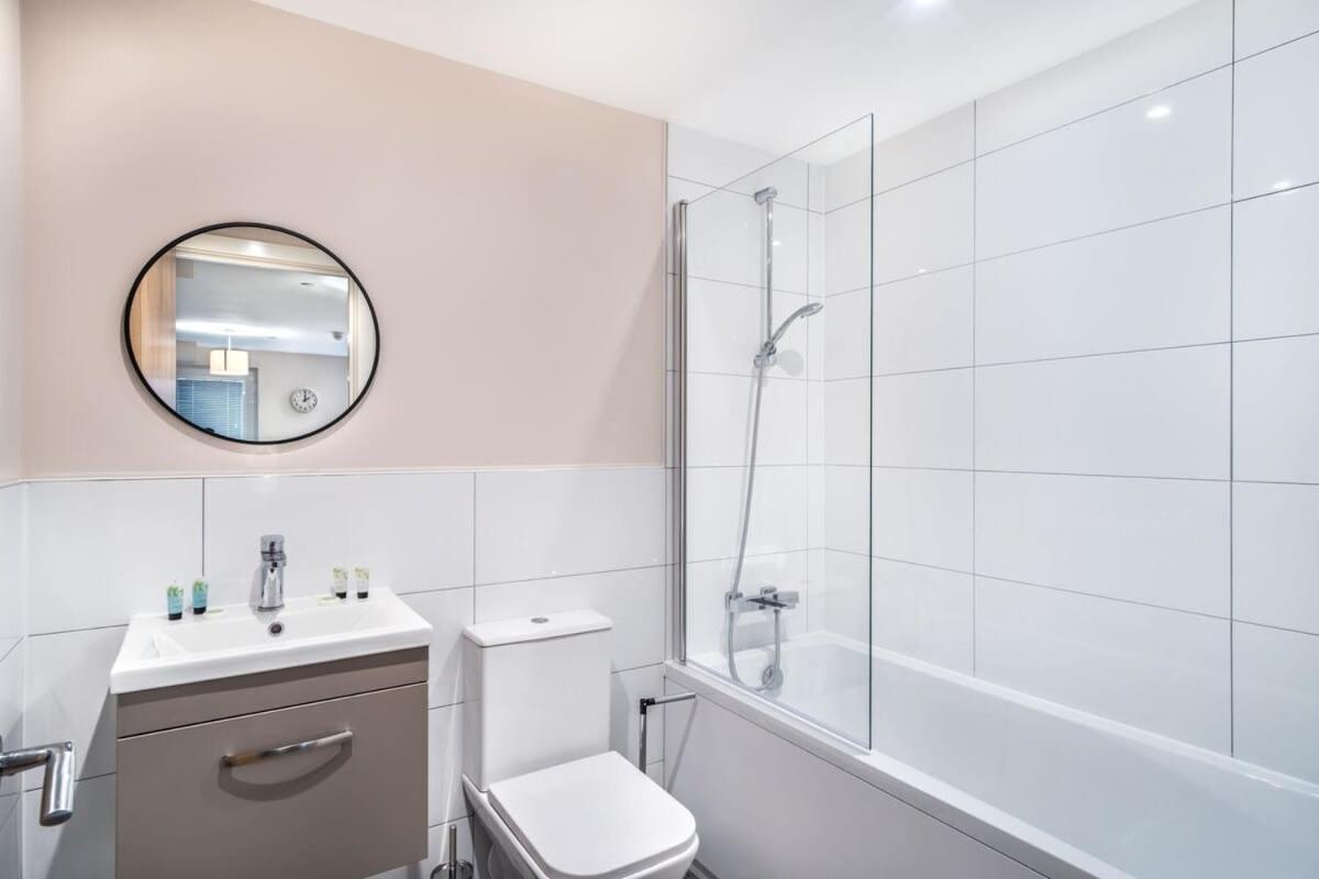 Modern & Spacious 2 Bed Apartment In Manchester Buitenkant foto