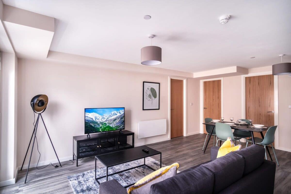 Modern & Spacious 2 Bed Apartment In Manchester Buitenkant foto
