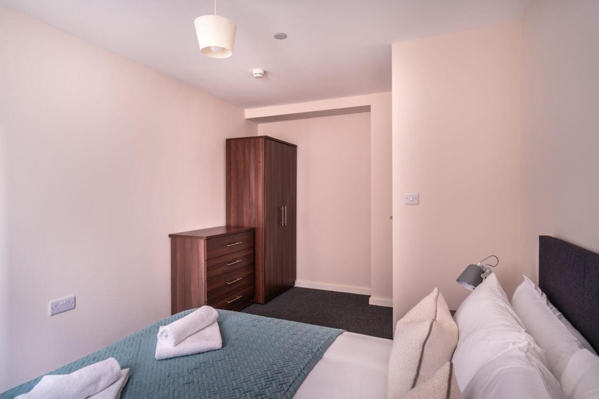 Modern & Spacious 2 Bed Apartment In Manchester Buitenkant foto